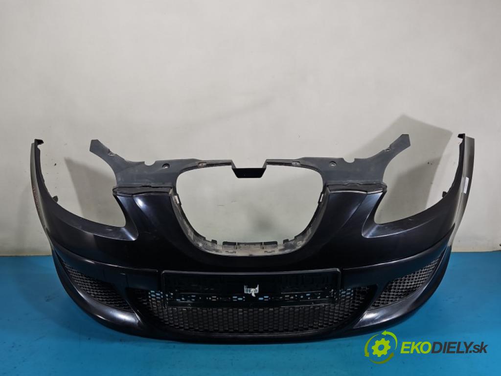 Seat Altea 1.6 8V 102 hp manual 75 kW 1595 cm3 5- nárazník přední  (Klika dveří ostatní)