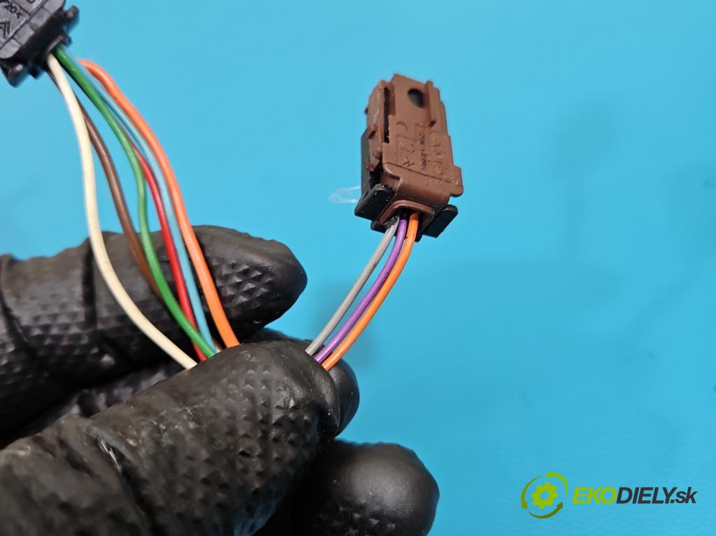 Peugeot 3008 I 2009-2016 2.0 hdi 150 hp manual 110 kW 1997 cm3 5- zpětné zrcátko levé  (Klika dveří ostatní)