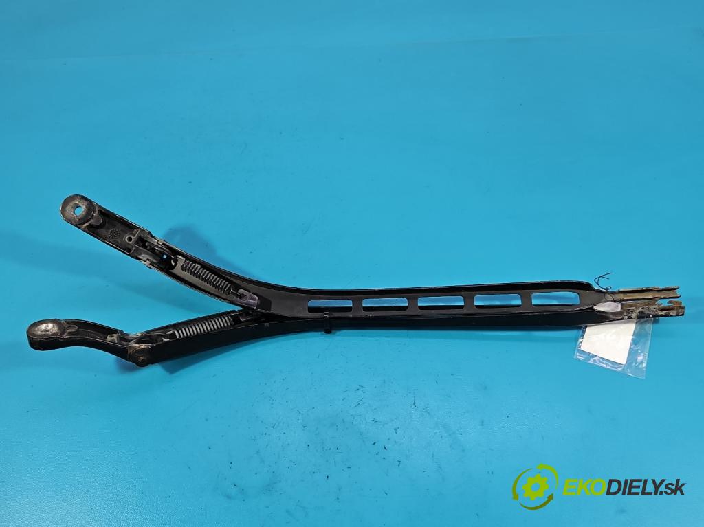 Seat Altea 1.6 8V 102 hp manual 75 kW 1595 cm3 5- rameno stěrače přední komplet