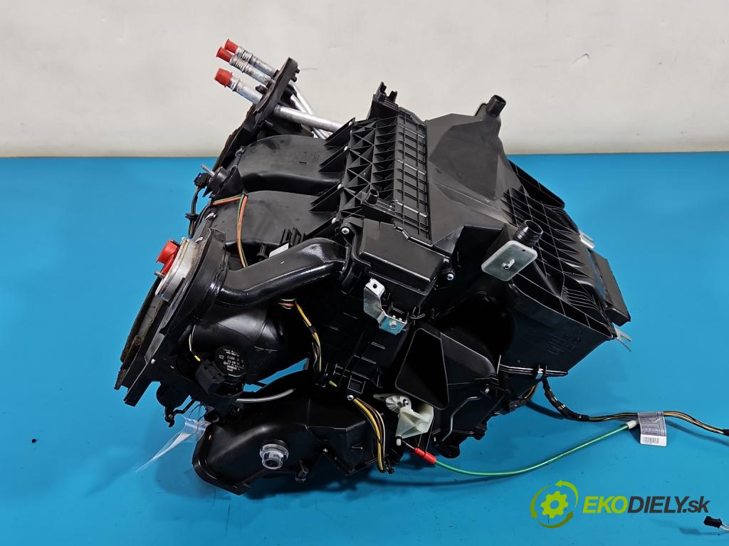 Land rover Range Rover III L322 2001-2012 4.4 V8 313 hp automatic 230 kW 4367 cm3 5- radiátor 6931680 (Radiátor topení)