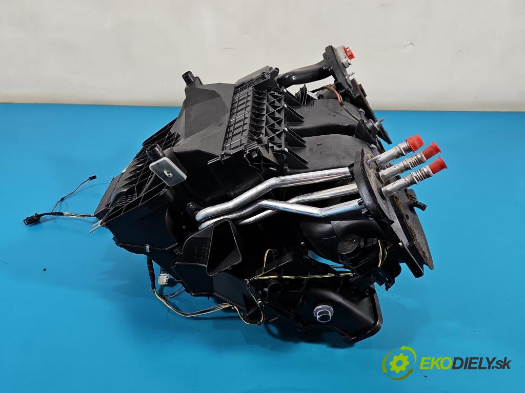 Land rover Range Rover III L322 2001-2012 4.4 V8 313 hp automatic 230 kW 4367 cm3 5- radiátor 6931680 (Radiátor topení)