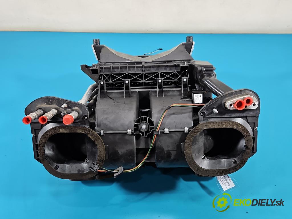 Land rover Range Rover III L322 2001-2012 4.4 V8 313 hp automatic 230 kW 4367 cm3 5- radiátor 6931680 (Radiátor topení)