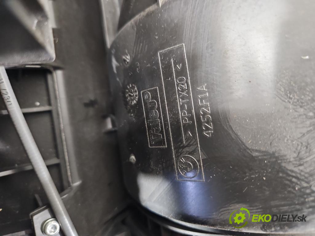 Land rover Range Rover III L322 2001-2012 4.4 V8 313 hp automatic 230 kW 4367 cm3 5- radiátor 6931680 (Radiátor topení)
