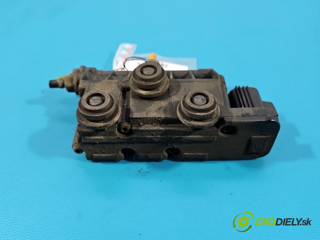 Land rover Range Rover III L322 2001-2012 4.4 V8 313 hp automatic 230 kW 4367 cm3 5- Distributor: