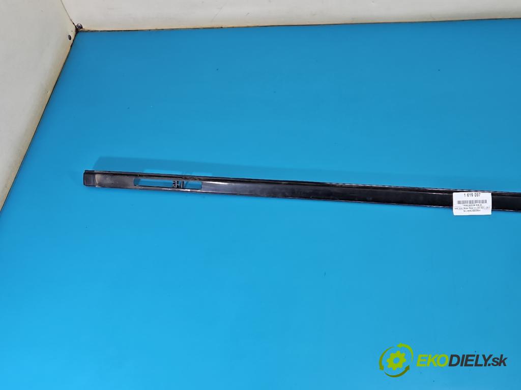 Land rover Range Rover III L322 2001-2012 4.4 V8 313 HP automatic 230 kW 4367 cm3 5- lišta střecha: ľavé S77736