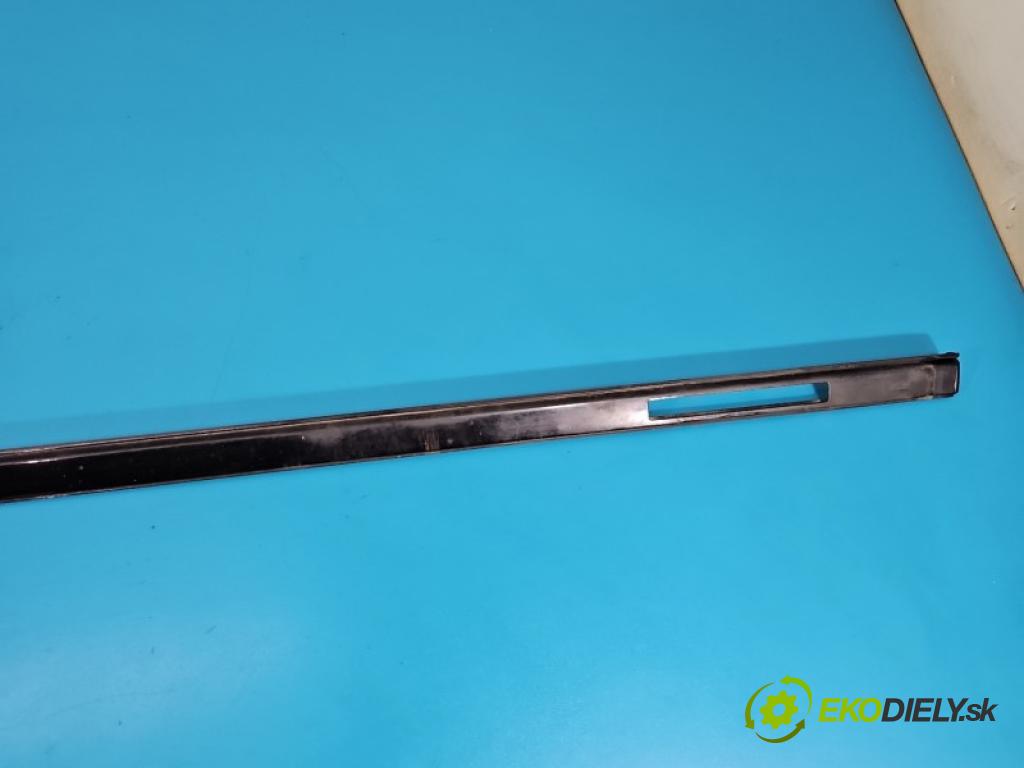 Land rover Range Rover III L322 2001-2012 4.4 V8 313 hp automatic 230 kW 4367 cm3 5- lišta střecha: pravé