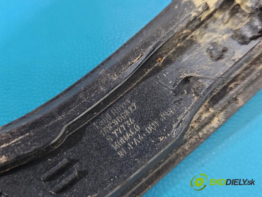 Land rover Range Rover III L322 2001-2012 4.4 V8 313 hp automatic 230 kW 4367 cm3 5- lišta střecha: pravé