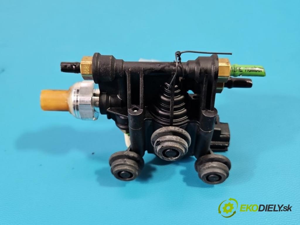 Land rover Range Rover III L322 2001-2012 4.4 V8 313 hp automatic 230 kW 4367 cm3 5- Distributor: RVH500070