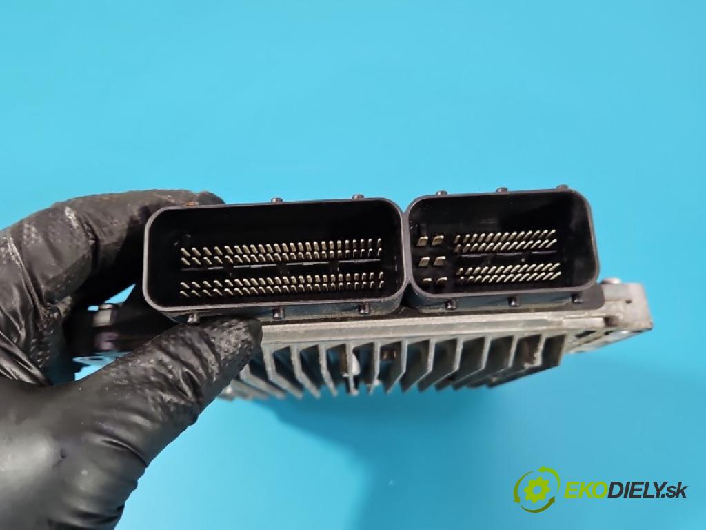 Land rover Range Rover III L322 2001-2012 4.4 V8 313 HP automatic 230 kW 4367 cm3 5- riadiaca jednotka motora 0281016637