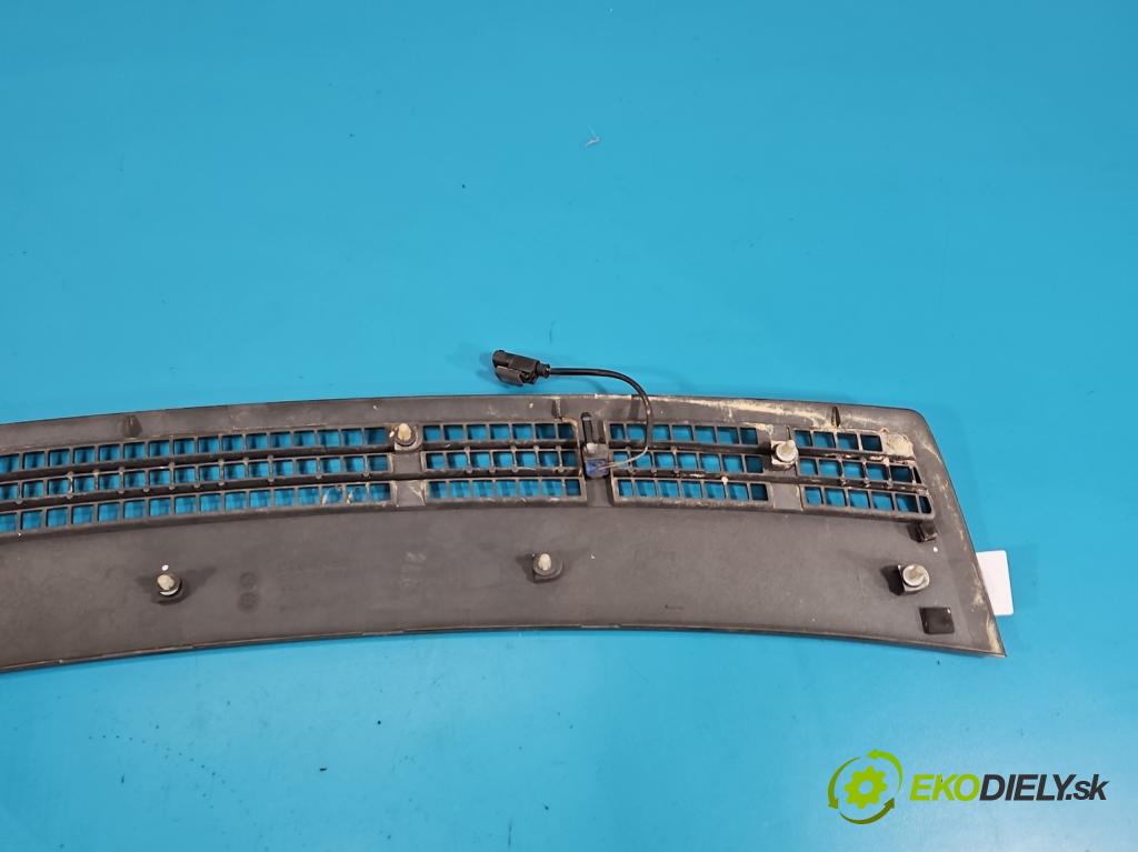 Land rover Range Rover III L322 2001-2012 4.4 V8 313 HP automatic 230 kW 4367 cm3 5- torpédo 5113-7009911 (Torpédo (plast pod čelným sklom))