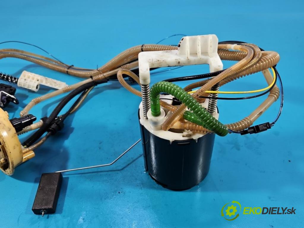 Land rover Range Rover III L322 2001-2012 4.4 V8 313 hp automatic 230 kW 4367 cm3 5- čerpadlo paliva WGC500081