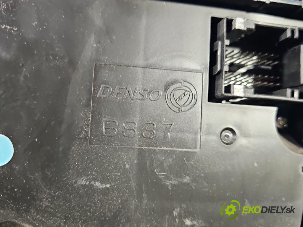 Fiat Doblo II 2010- 1.6 jtd 120 hp manual 88 kW 1598 cm3 5- palubní deska panel topení