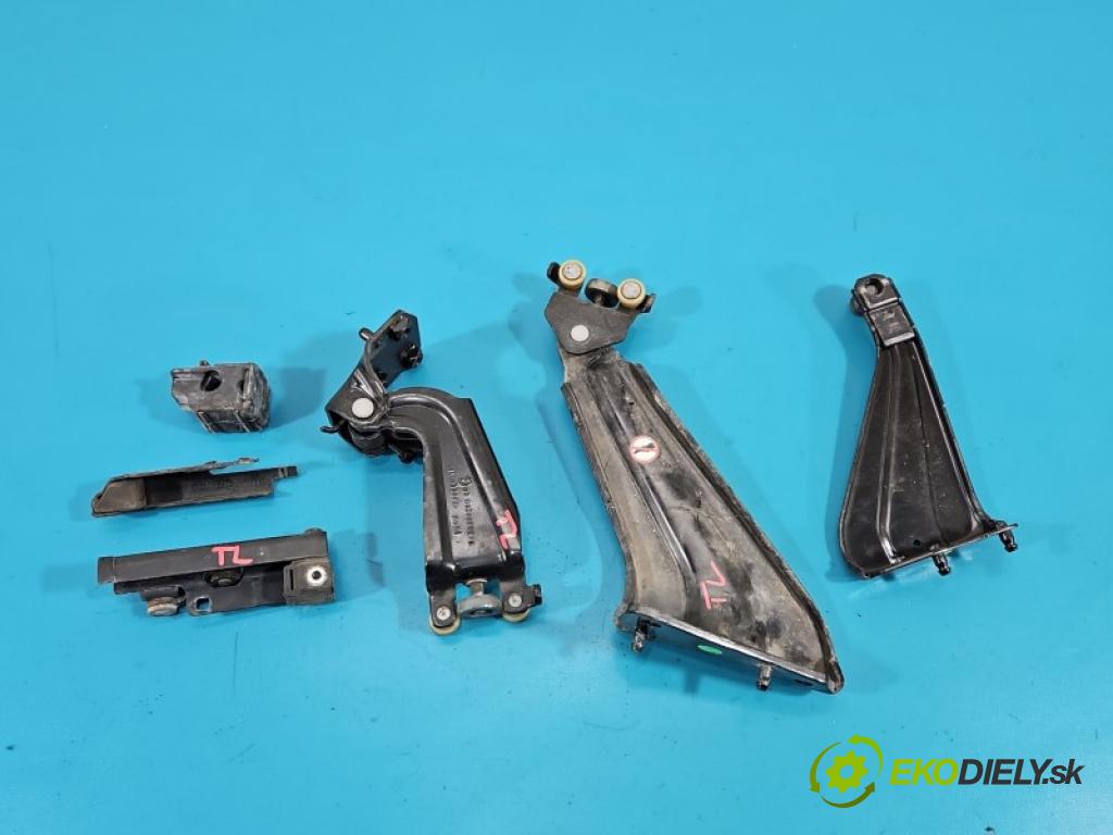 Toyota Proace City 1.5 D4D 131 HP automatic 96 kW 1499 cm3 5- Rolka dvere 9832848280