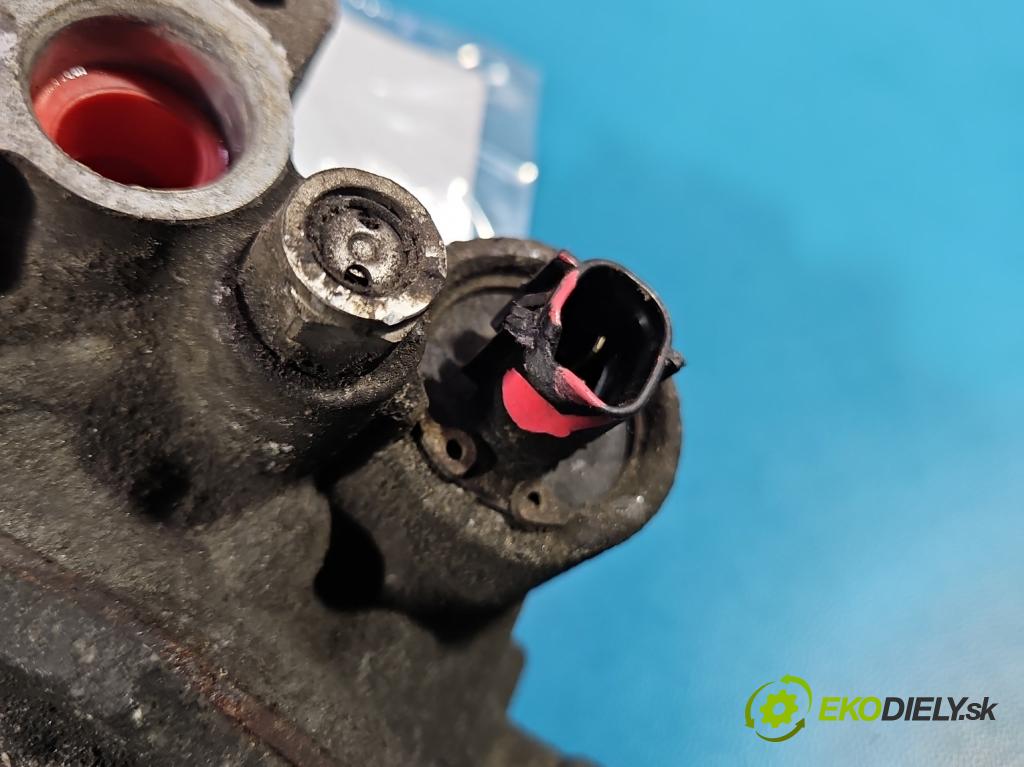 Toyota Rav4 IV 2013-2018 2.0 16V 151KM automatic 111 kW 1987 cm3 5- Kompresor: klíma 447280-7930 (Kompresor klimatizace)