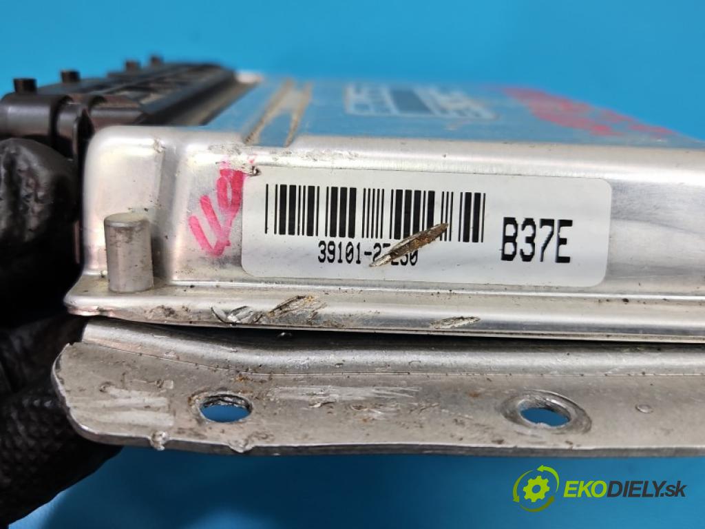 Hyundai Santa Fe I 2000-2006 2.0 crdi 113 HP manual 83 kW 1991 cm3 5- riadiaca jednotka motora 0281010315