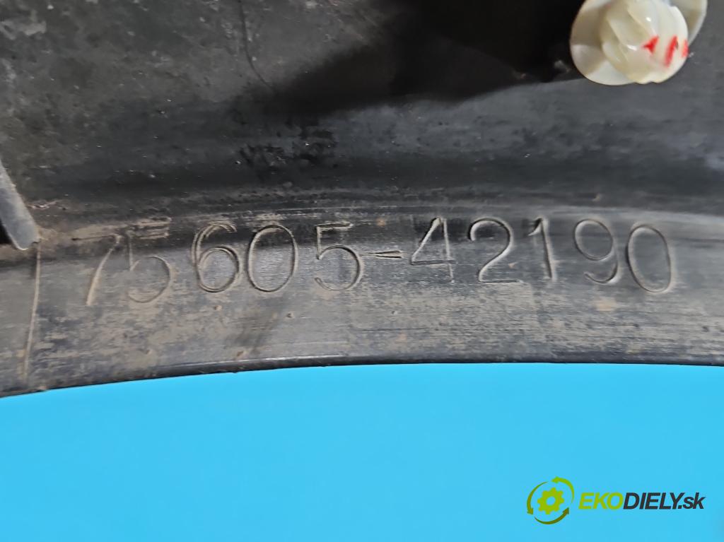 Toyota Rav4 IV 2013-2018 2.0 16V 151KM automatic 111 kW 1987 cm3 5- lišta blatník: zadní pravé 75605-42190 (Lišta)