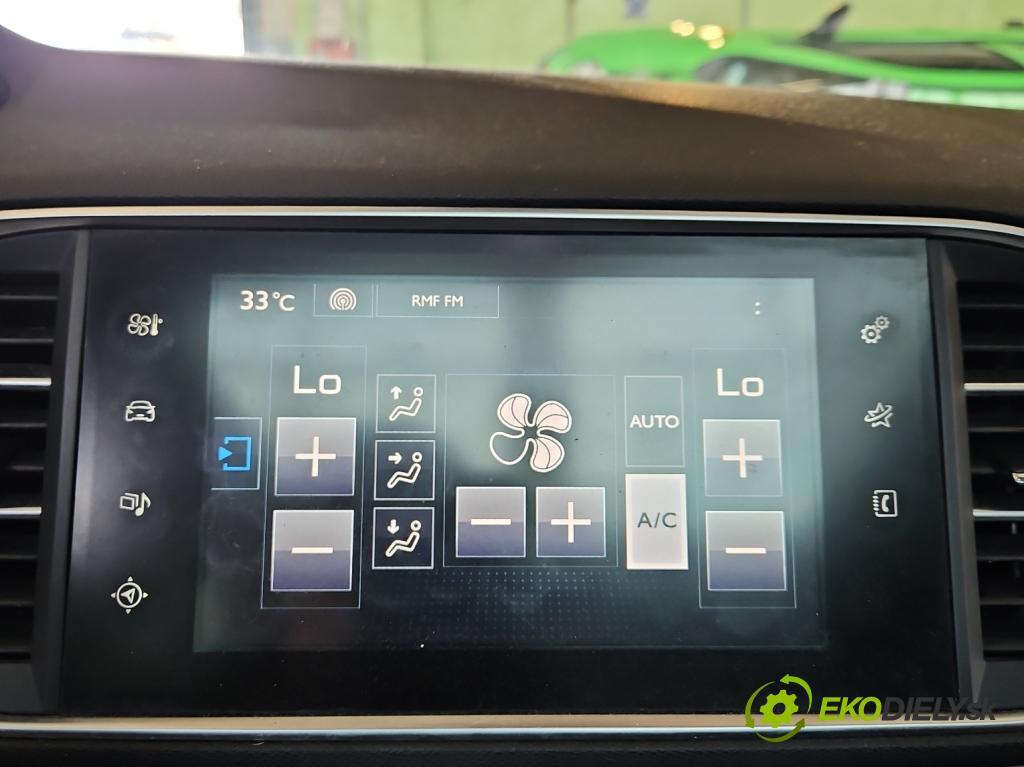 Peugeot 308 II 2013-2021 1.6 THP 125 HP manual 92 kW 1598 cm3 5- Zobrazit: 9808284180 (Prístrojová doska)