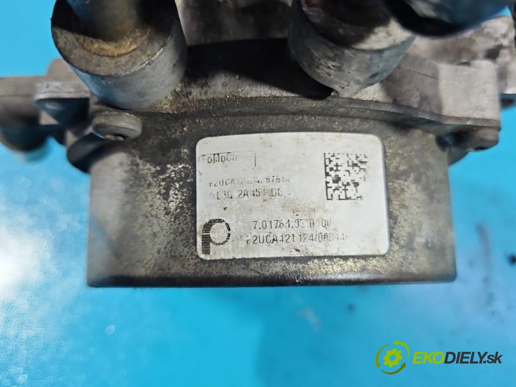 Land rover Range Rover III L322 2001-2012 4.4 V8 313 HP automatic 230 kW 4367 cm3 5- čerpadlo rotačný