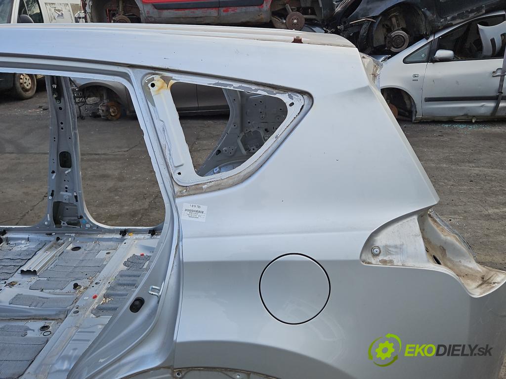 Toyota Rav4 IV 2013-2018 2.0 16V 151KM automatic 111 kW 1987 cm3 5- blatnik zadní levý
