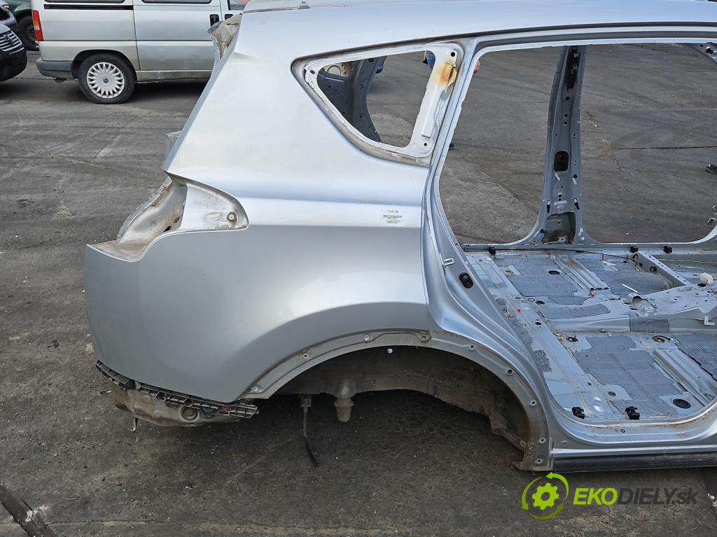 Toyota Rav4 IV 2013-2018 2.0 16V 151KM automatic 111 kW 1987 cm3 5- blatnik zadní pravý 