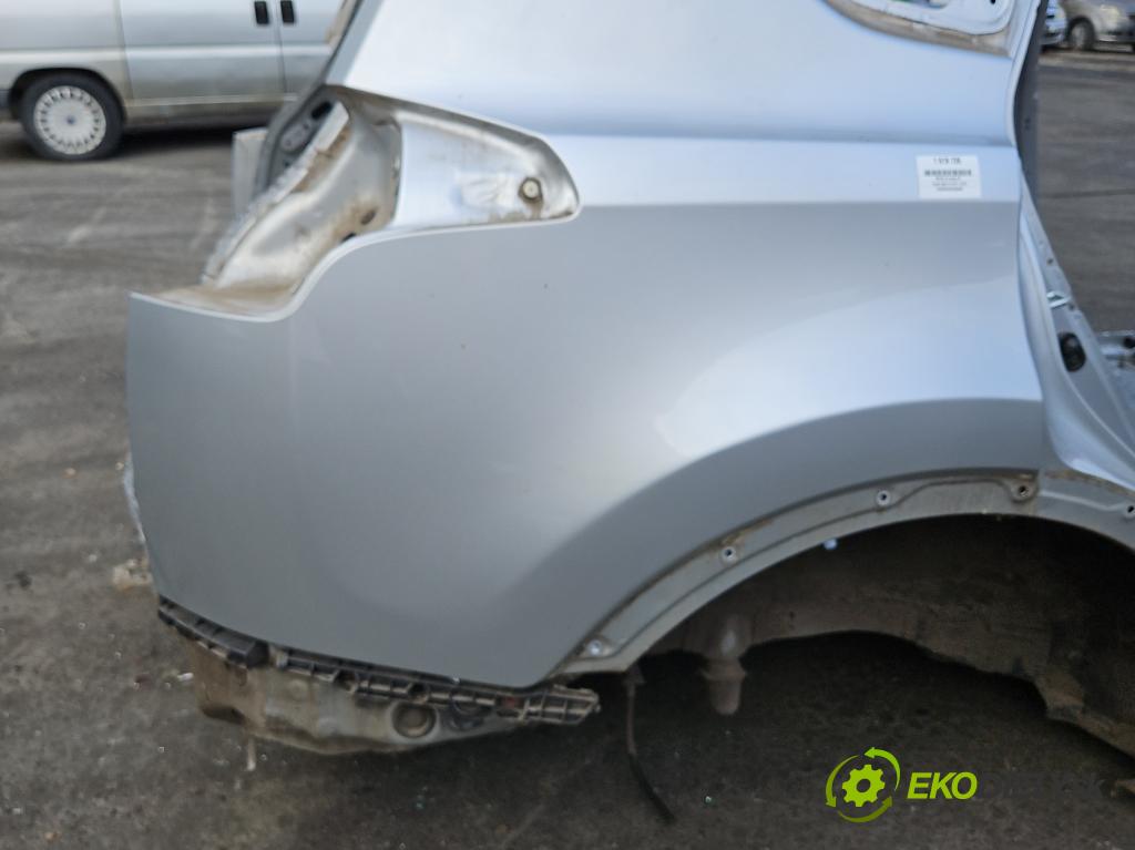 Toyota Rav4 IV 2013-2018 2.0 16V 151KM automatic 111 kW 1987 cm3 5- blatnik zadní pravý