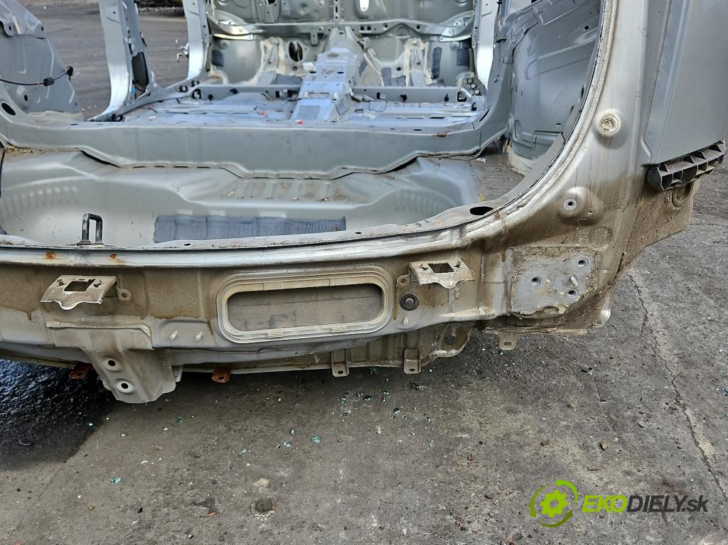 Toyota Rav4 IV 2013-2018 2.0 16V 151KM automatic 111 kW 1987 cm3 5- stěna zadní