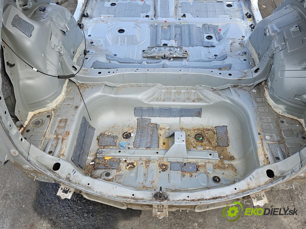 Toyota Rav4 IV 2013-2018 2.0 16V 151KM automatic 111 kW 1987 cm3 5- stěna zadní