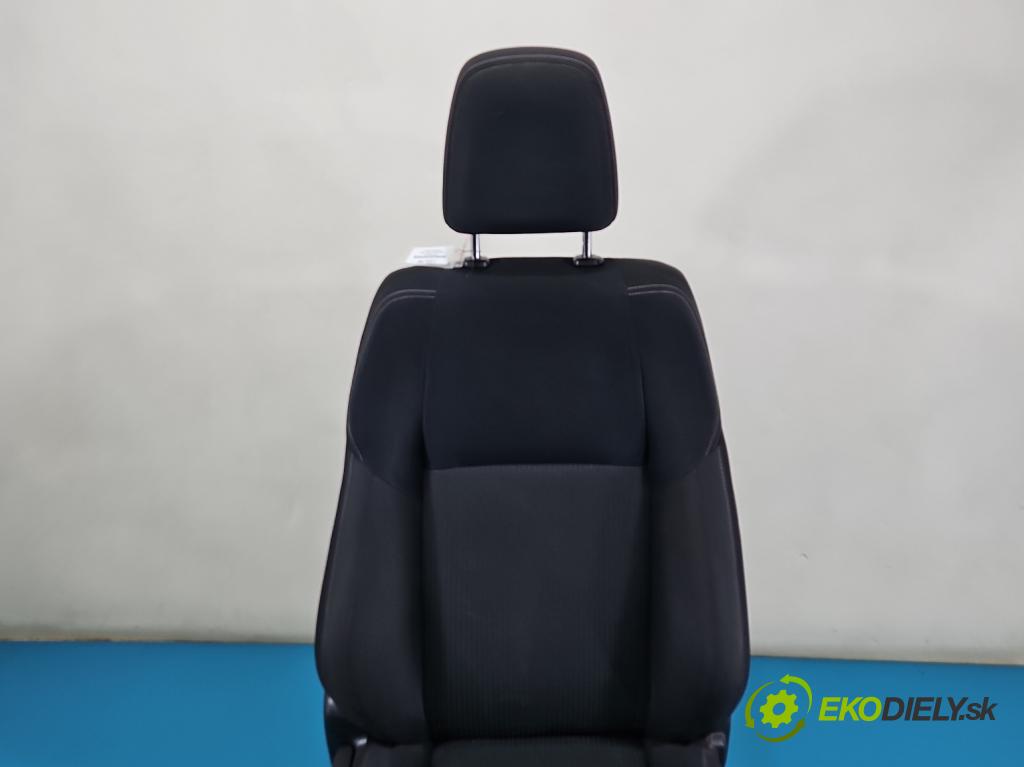 Toyota Rav4 IV 2013-2018 2.0 16V 151KM automatic 111 kW 1987 cm3 5- Sedačka pravý (Sedadlo)