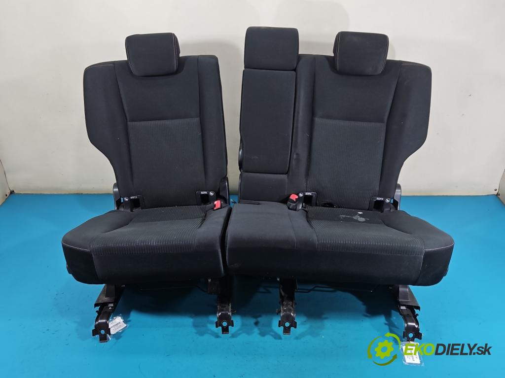 Toyota Rav4 IV 2013-2018 2.0 16V 151KM automatic 111 kW 1987 cm3 5- Pohovka: zadní  (Sedadlo)