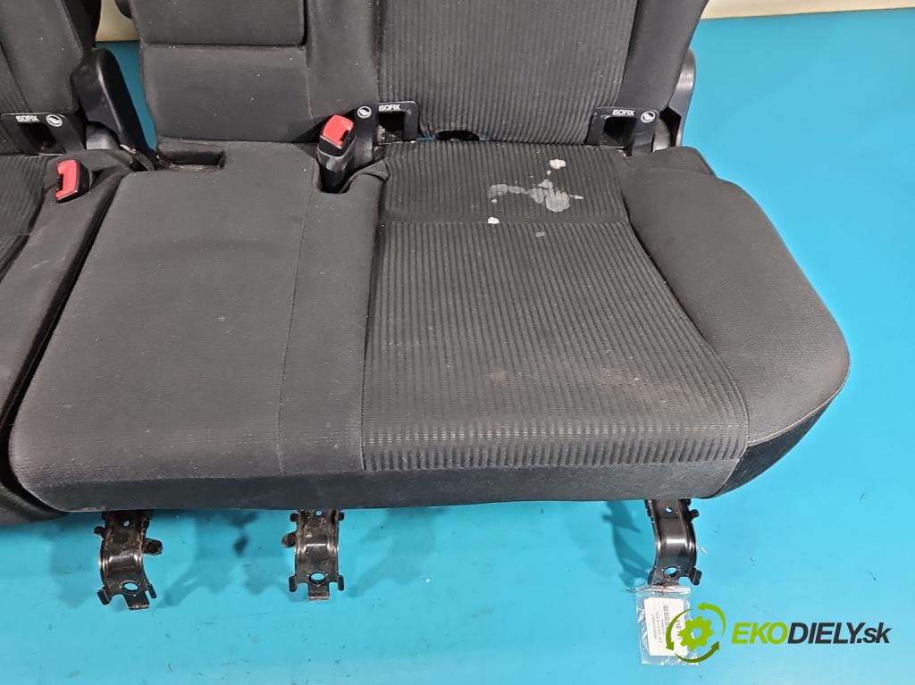 Toyota Rav4 IV 2013-2018 2.0 16V 151KM automatic 111 kW 1987 cm3 5- Pohovka: zadní  (Sedadlo)