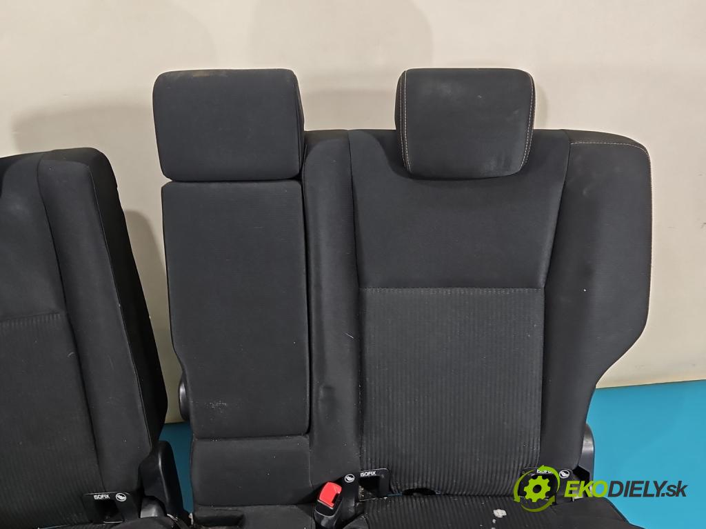 Toyota Rav4 IV 2013-2018 2.0 16V 151KM automatic 111 kW 1987 cm3 5- Pohovka: zadní  (Sedadlo)
