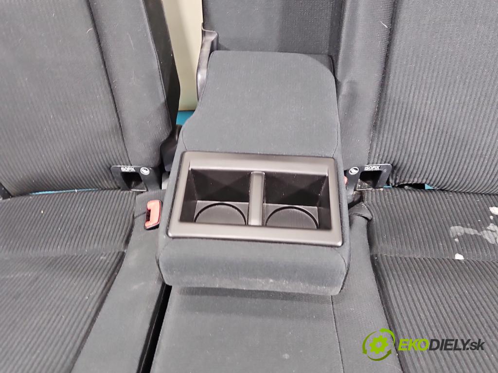 Toyota Rav4 IV 2013-2018 2.0 16V 151KM automatic 111 kW 1987 cm3 5- Pohovka: zadní  (Sedadlo)
