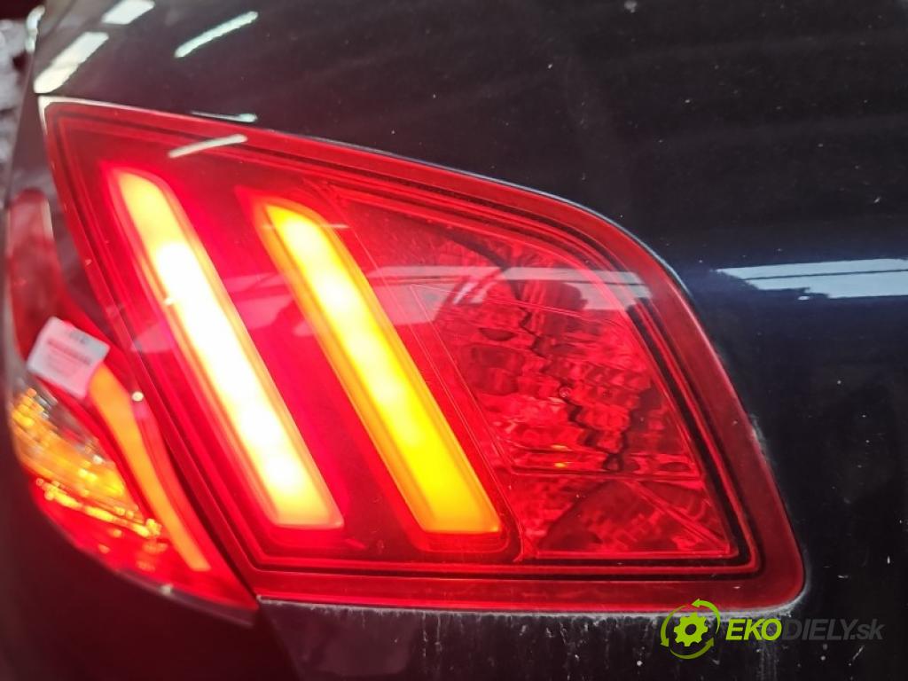 Peugeot 308 II 2013-2021 1.6 THP 125 HP manual 92 kW 1598 cm3 5- svetlo / reflektor zadné ľavé kufrové dvere 9677818380