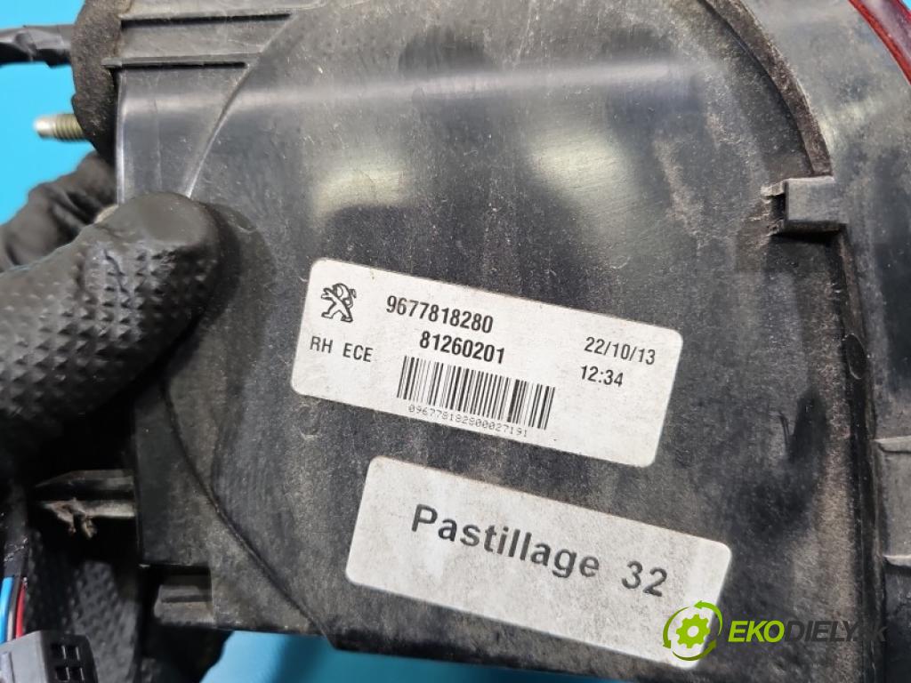 Peugeot 308 II 2013-2021 1.6 THP 125 HP manual 92 kW 1598 cm3 5- svetlo / reflektor zadné pravé kufrové dvere 9677818280