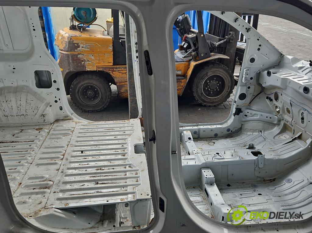 Toyota Proace City 1.5 D4D 131 hp automatic 96 kW 1499 cm3 5- práh pravý  (Karoserie ostatní)