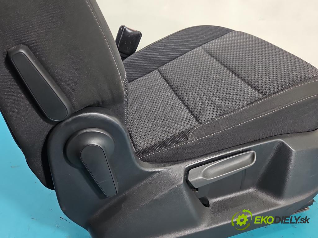 Vw Touran II 2015- 2.0 tdi DFE: 150 HP automatic 110 kW 1968 cm3 5- Sedačka pravý (Sedadlo)