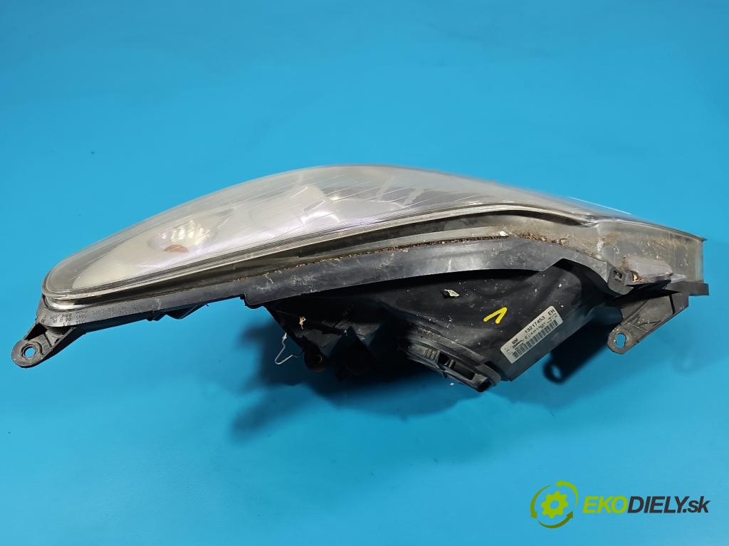 Opel Corsa D 2006-2014 1.3 cdti 90 hp manual 66 kW 1248 cm3 3- světlo levý 13217453 (Klika dveří ostatní)