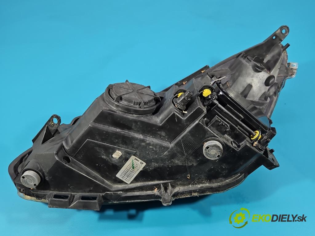 Opel Corsa D 2006-2014 1.3 cdti 90 HP manual 66 kW 1248 cm3 3- Reflektor: pravý 13217454 (Svetlo predné pravé)