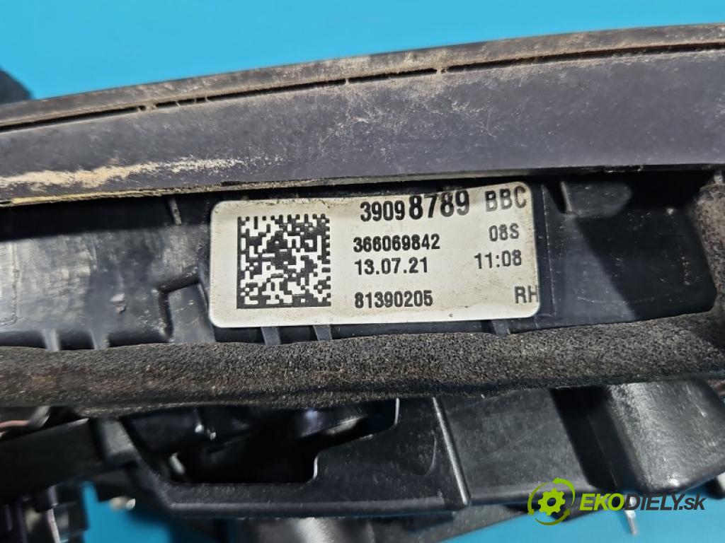 Opel Astra V  2015-2022 1.2 12V 131 hp manual 96 kW 1199 cm3 5- světlo zadní pravé kufrových dveří 39098789