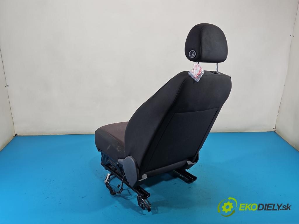 Opel Corsa D 2006-2014 1.3 cdti 90 HP manual 66 kW 1248 cm3 3- Sedačka pravý  (Sedadlo)