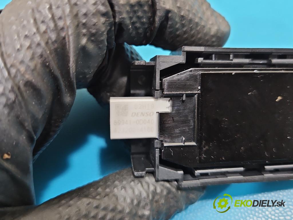 Toyota Yaris IV 2020- 1.5 12V 125 hp manual 92 kW 1490 cm3 5- snímač déšť: 89941-0D040 (Snímač deště)