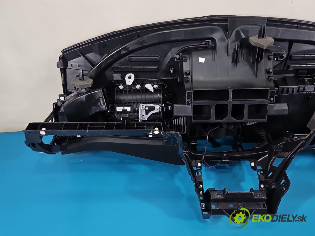Peugeot 308 II 2013-2021 1.6 THP 125 hp manual 92 kW 1598 cm3 5- kokpit,přistrojova deska