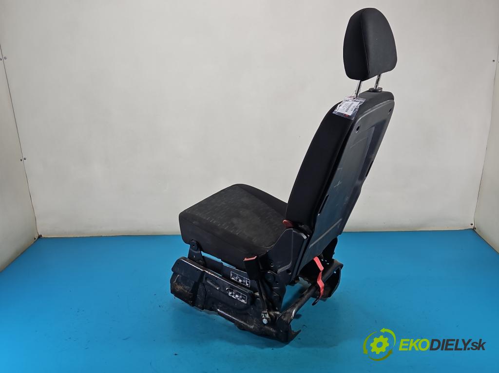 Opel Combo D 2011-2018 1.6 cdti 105 hp manual 77 kW 1598 cm3 5- Sedadlo pravý  (Sedadlo)