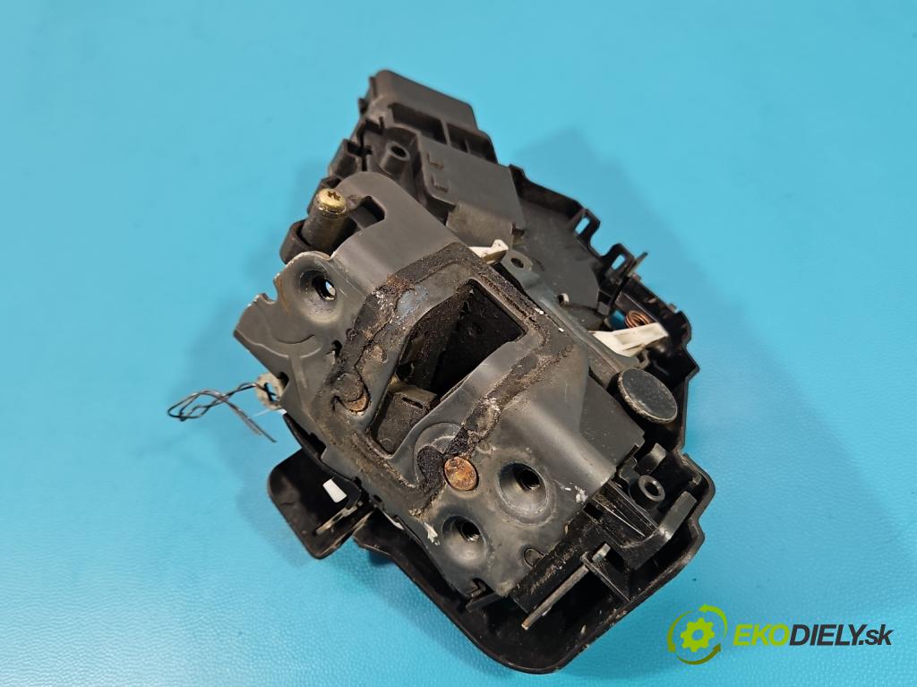 Ford Focus Mk2 2004-2011 1.6 tdci 90 HP manual 66 kW 1560 cm3 5- zámok predné pravý 3M5AR21812AJ