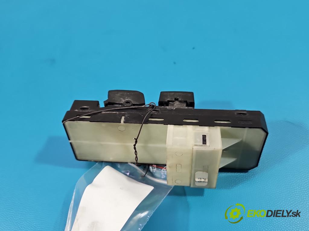 Suzuki Swift Mk6 2005-2010 1.3 16V 92 hp manual 68 kW 1328 cm3 5- Přepínač oken zpětných zrcátek