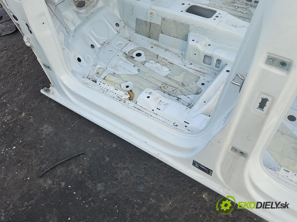 Vw Touran II 2015- 2.0 tdi DFE 150 hp automatic 110 kW 1968 cm3 5- práh levý  (Karoserie ostatní)