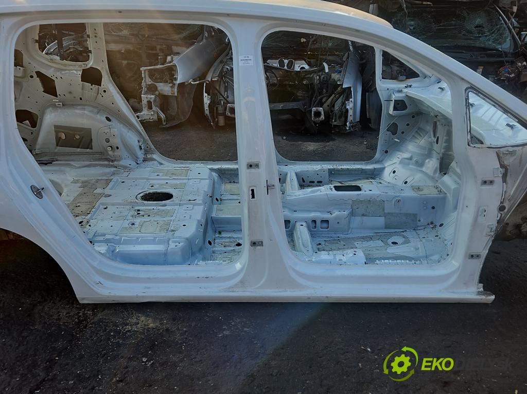 Vw Touran II 2015- 2.0 tdi DFE 150 hp automatic 110 kW 1968 cm3 5- práh pravý  (Karoserie ostatní)