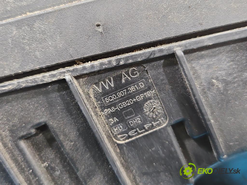 Vw Touran II 2015- 2.0 tdi DFE: 150 HP automatic 110 kW 1968 cm3 5- skrinka poistka 5Q0937125D (Poistková skrinka)