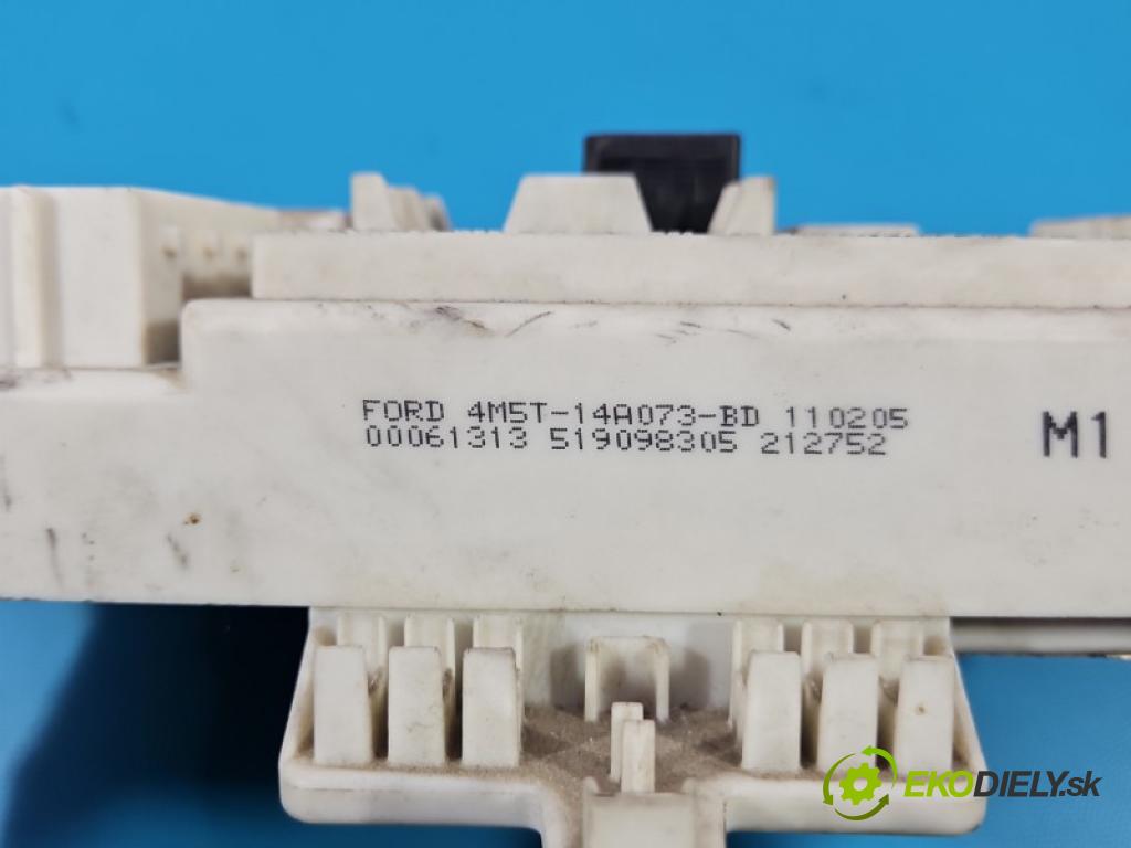 Ford Focus Mk2 2004-2011 1.6 tdci 90 hp manual 66 kW 1560 cm3 5- skříňka pojistková 4M5T-14A073-BD (Pojistková skříňka)