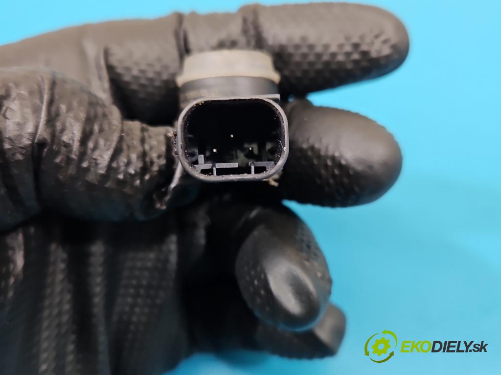 Peugeot 308 II 2013-2021 1.6 THP 125 hp manual 92 kW 1598 cm3 5- snímač parkování 9675202477KU